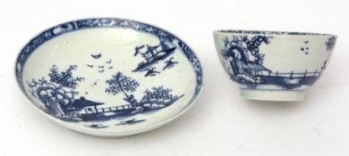 Lowestoft tea bowl and saucer, circa 1770, painted in underglaze blue with the long fence pattern,