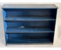 Mid-20th century blue painted bookcase fitted with three fixed shelves with gold painted decoration,