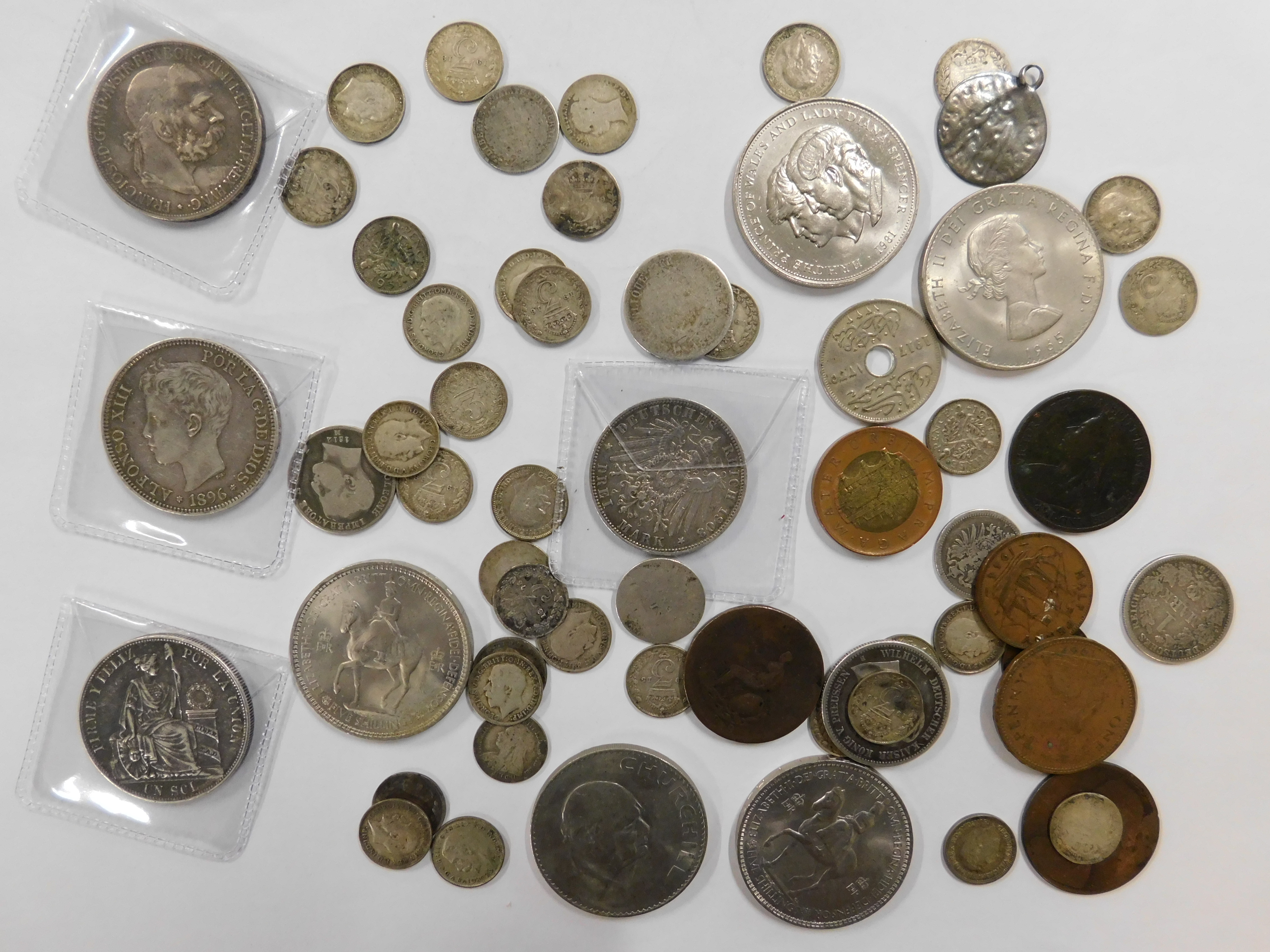 Packet small lot assorted coins including Spain 1896 5 pesetas, Peru 1887 sol, Austria 1900 5 - Image 2 of 2