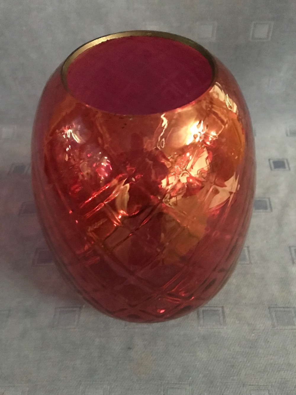 Ruby glass lamp shade, 20cmH