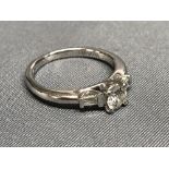 Platinum and diamond engagement ring, brilliant cut stone of 0.30 carats, size H, 4.3g, in