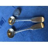 Hallmarked silver patch box & pair of silver salt spoons by George Adams of London 1859