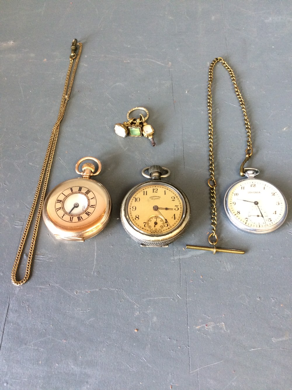 Gold plated half Hunter pocket watch, 2 further pocket watches incl. Ingersoll & 2 fobs