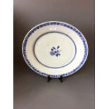 Large C18th Chinese blue & white dish, 41cm diam