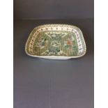Square Chinese dish with classical scenes of white background with green decoration, 23x23cm