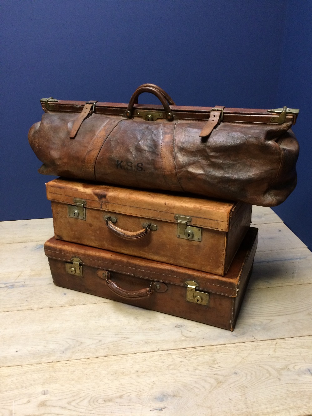 2 vintage brown leather suitcases & large brown leather Gladstone bag