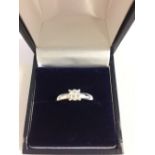 18 carat white gold and diamond ring of 25 points