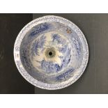 Staffordshire blue & white basin decorated with a chinoiserie garden and trophies pattern, 29cm dia