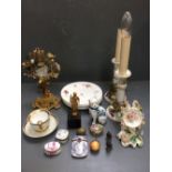 Mixed lot, to include 5 Victorian floral side plates, pill boxes, table lamps, bronze birds &