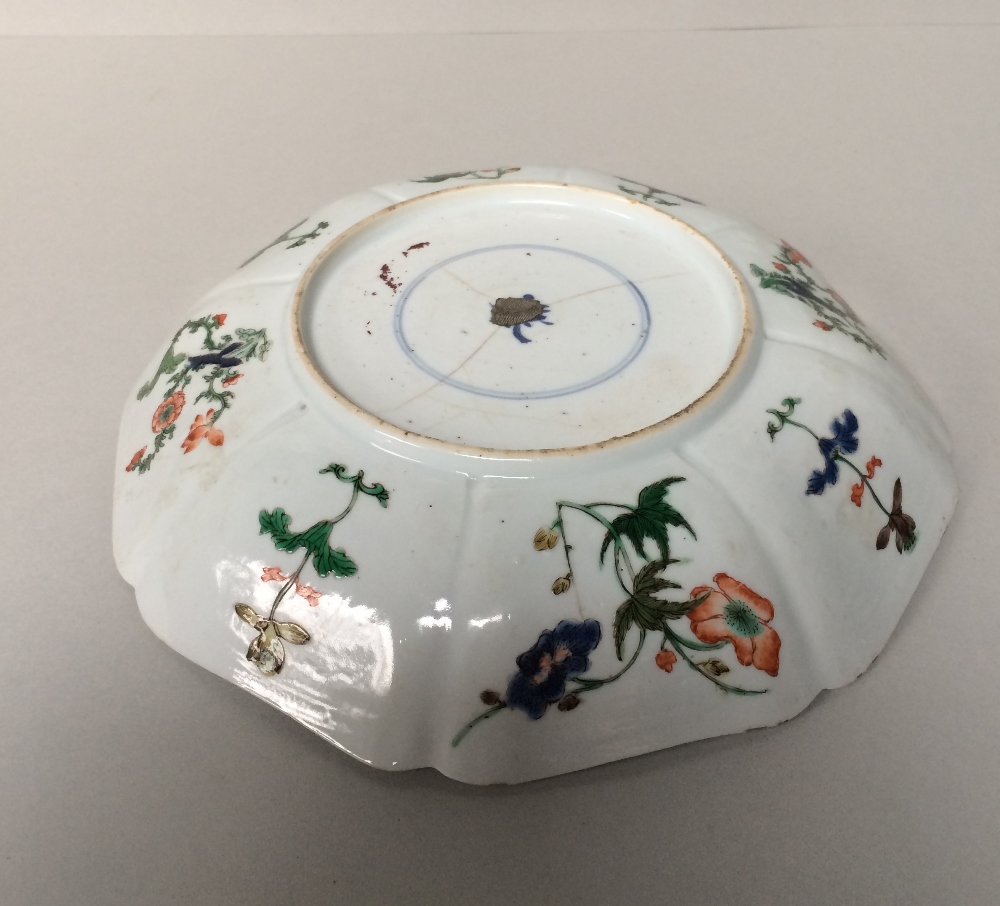 Chinese Doucai decorated dish with floral sprigs & sprays, 21.5cm dia - Image 2 of 6