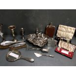 George V silver backed (three piece dressing table set, B'ham 1919, Viners silver push & spoon set &