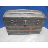 Good quality cabin trunk with domed lid (please remember to check condition of lots before bidding