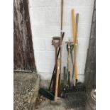 Qty of garden tools