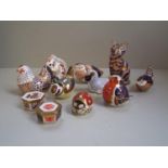 2 Crown Derby animal figurines gold button, 6 other silver buttons, 1 without a button, 2