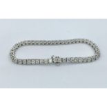 14ct white gold diamond bracelet made up of 50 diamonds 7.5cts