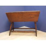 Antique oak dough bin, with lid, on stand, 109cmL