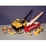 Large Tonka fire appliance, large Tonka digger & selection of smaller Tonka toys