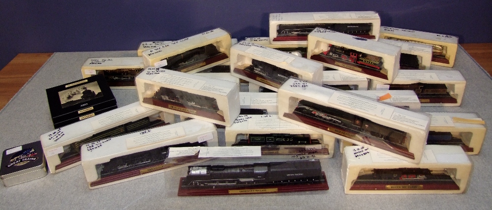 Atlas static steam railway models (24), 4 mini train packs (1:220 scale), tin containing great train