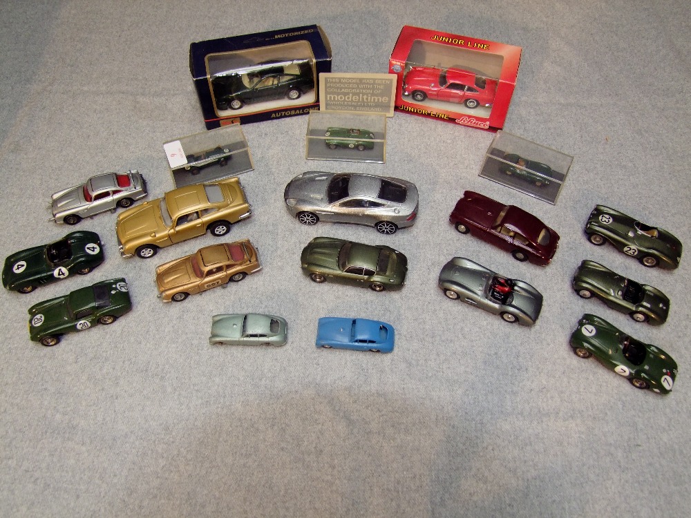 Qty of die-cast models of Aston Martins by a selection of makers (20)