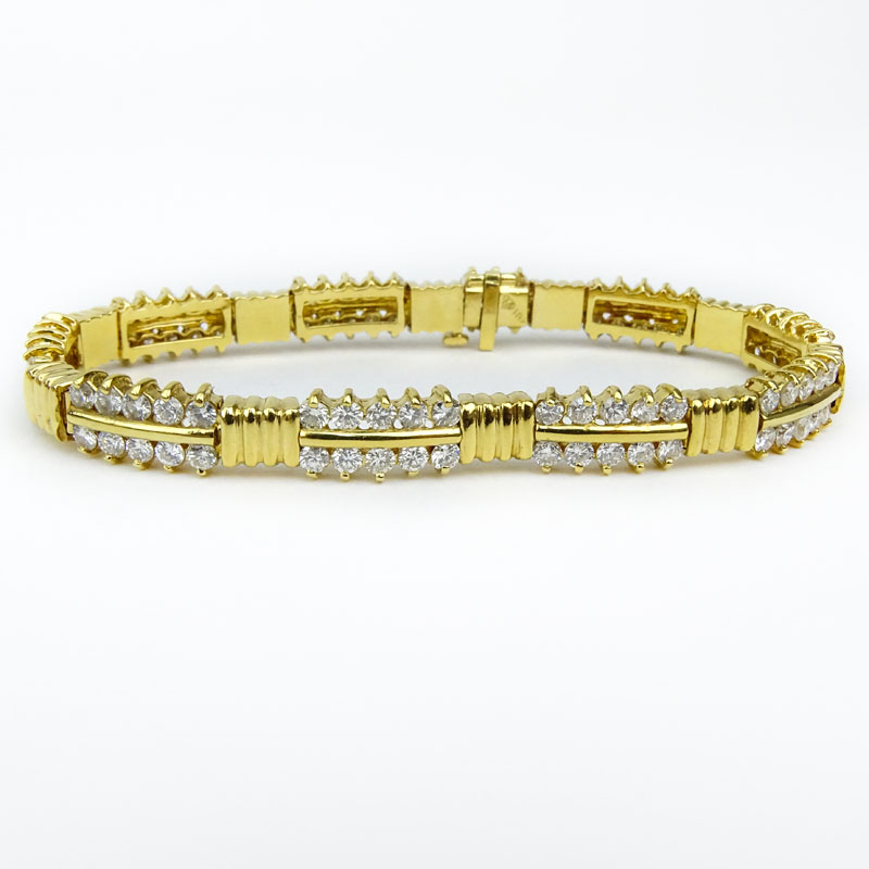 Vintage Round Brilliant Cut Diamond and 18 Karat Yellow Gold Necklace and Bracelet Suite. Stamped - Image 4 of 7