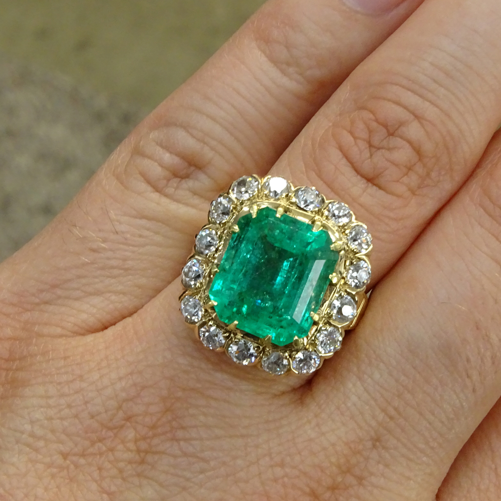Vintage Approx. 8.0 Carat Colombian Emerald, 2.0 Carat Round Brilliant Cut Diamond and 14 Karat - Image 3 of 5