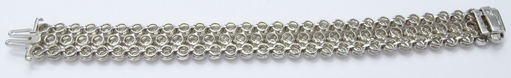 Contemporary Approx. 20.0 Carat Round Brilliant Cut Diamond and 18 Karat White Gold Bracelet. - Image 4 of 5