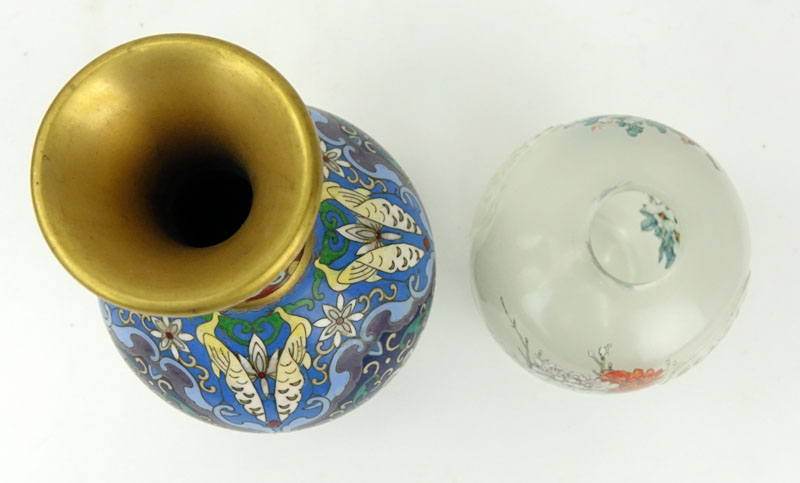 Collection of Two (2) Vintage Chinese Tabletop Items. Includes: cloisonné vase and reverse painted - Image 3 of 5