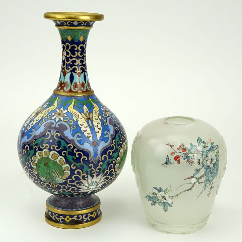 Collection of Two (2) Vintage Chinese Tabletop Items. Includes: cloisonné vase and reverse painted - Image 4 of 5