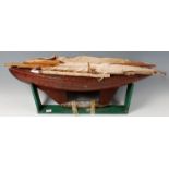 Vintage pond yacht with wooden hull, heavy lead keep piece,