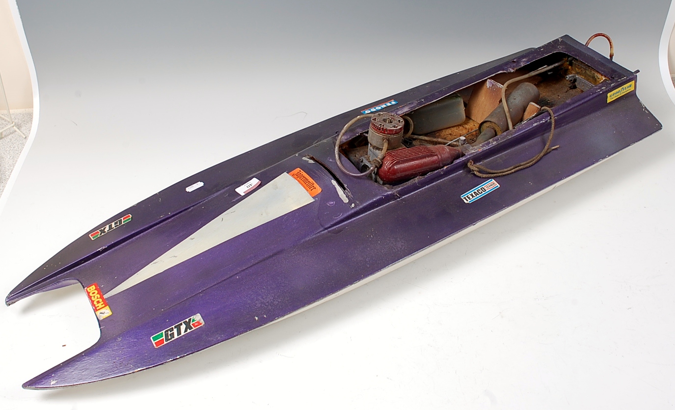 A petrol engined model hydroplane racing boat, single engine, single screw,