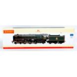 Hornby Railways R2562 BR 4-6-2 Britannia Class Locomotive and Tender, "70000", Britannia,