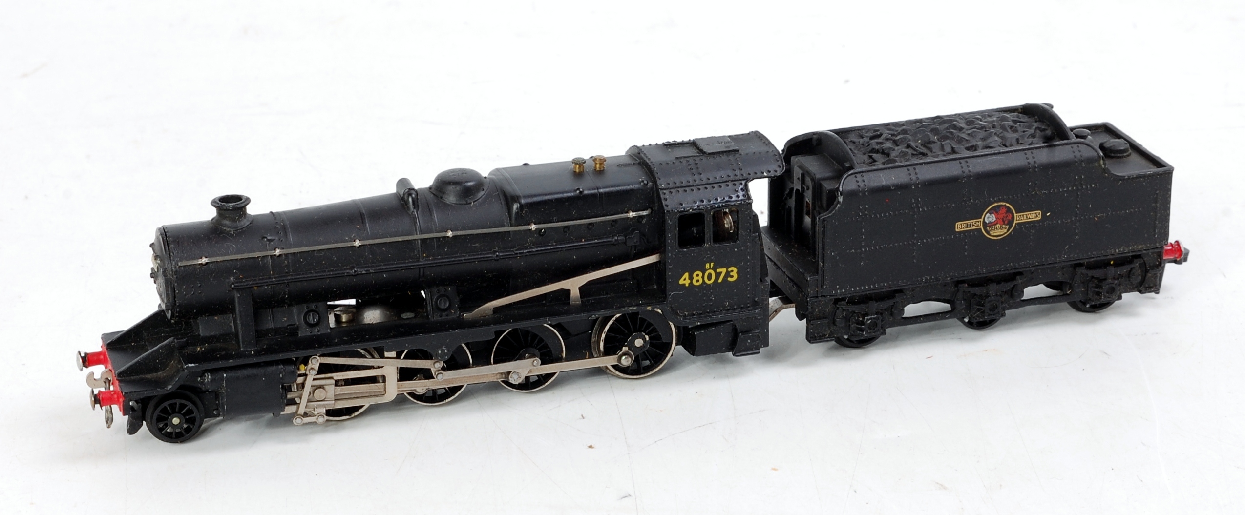 H- Dublo 2224 2-8-0 8F Freight loco and tender BR 48073 Ringfield Motor some retouching (VG)