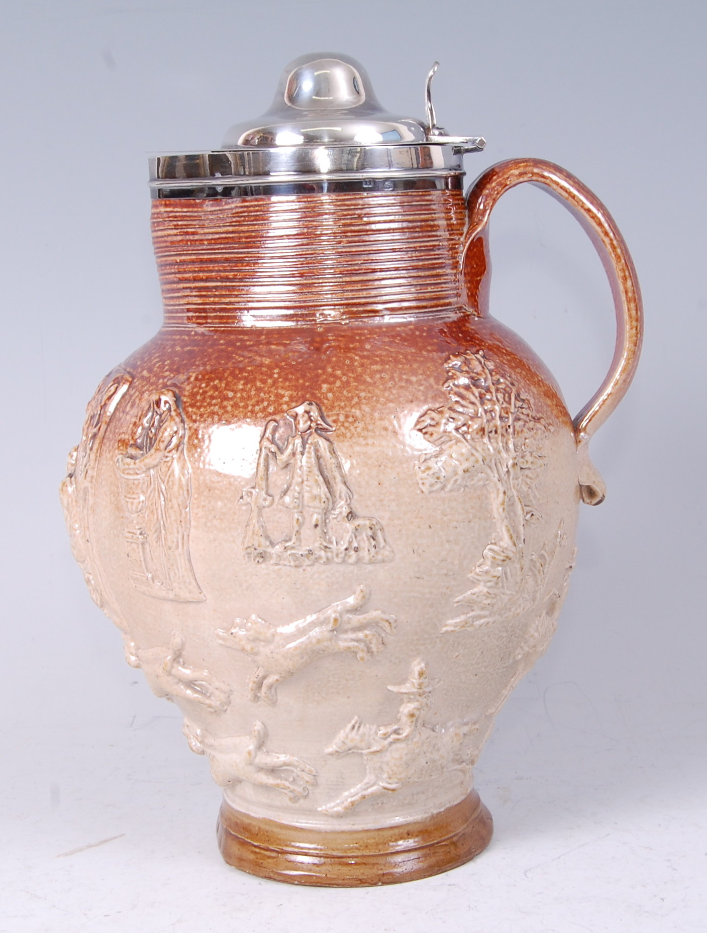 A George III salt-glazed stoneware hunting jug, probably Mortlake, Kishere Factory, - Bild 3 aus 3