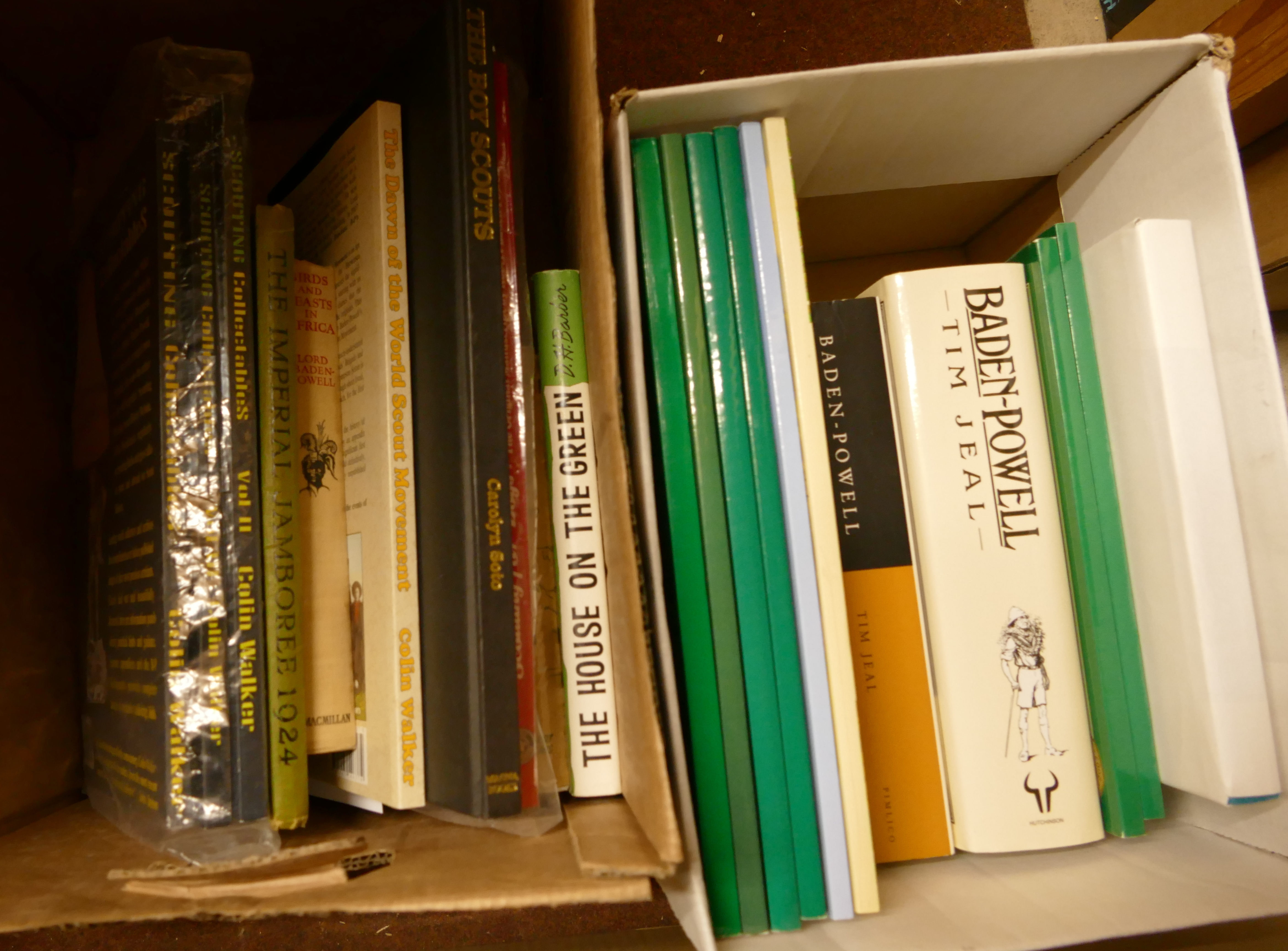 Three boxes of old and modern scouting books, including Baden Powell's Life's Snags, - Bild 2 aus 4