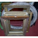 Assorted picture frames, to include gilt gesso examples (with some losses) (6)