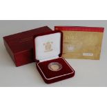 Great Britain, cased 2002 gold proof half sovereign, Queen Elizabeth II, rev.