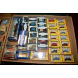 One trays containing a quantity of 1/76 scale and 00 scale boxed diecast to include Oxford and