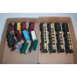 Two trays containing a quantity of Triang 00 gauge loose rolling stock to include four Pullman
