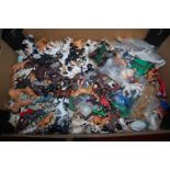 One tray containing a large quantity of mixed Britains, and Britains detail plastic farming