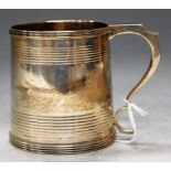 A George V silver christening tankard, having reeded decoration, 6oz, 8cm