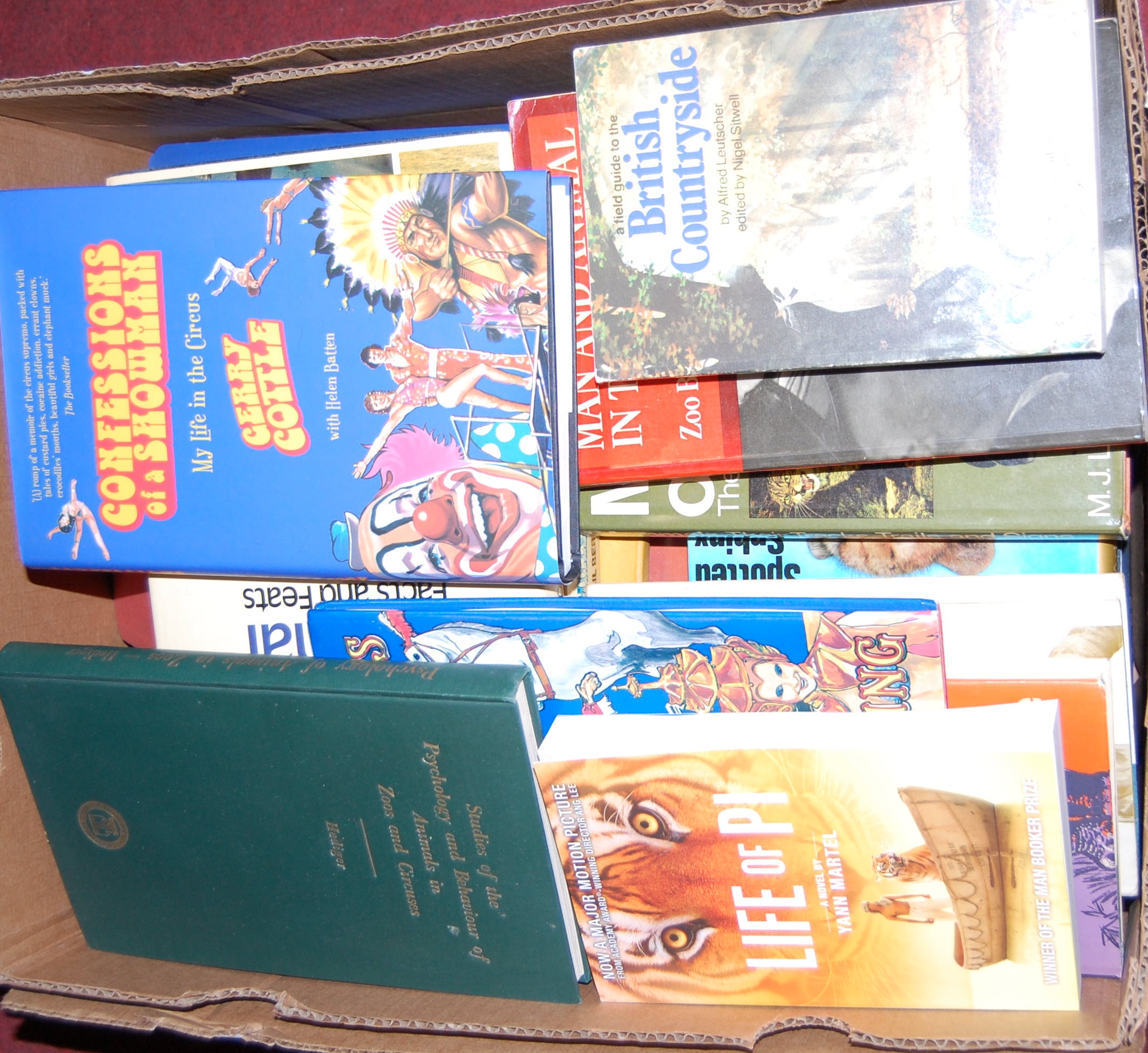 A box containing a quantity of hardback books, to include British Countryside related volumes