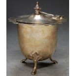 An Edwardian silver preserve pot and cover, 6.2oz, h.10.5cm