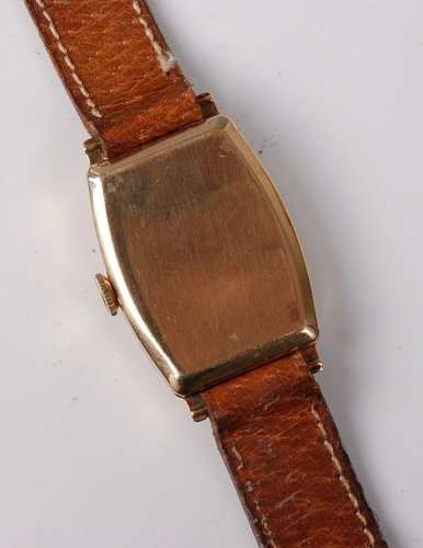 A gentleman's mid 20th century 9ct gold wristwatch by J W Benson, the white dial with black Arabic - Bild 2 aus 2