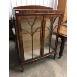 A Victorian walnut veneered display cabinet, 89 x 33 x 127 cm