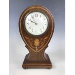 An Edwardian marquetry-inlaid mahogany balloon clock, 25.5 cm