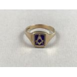 A gentleman's 9ct gold Masonic swivel signet ring, 7.2g