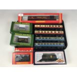 [Model Railway] A quantity of model railway carriages including Royal Mail and a brake van etc.