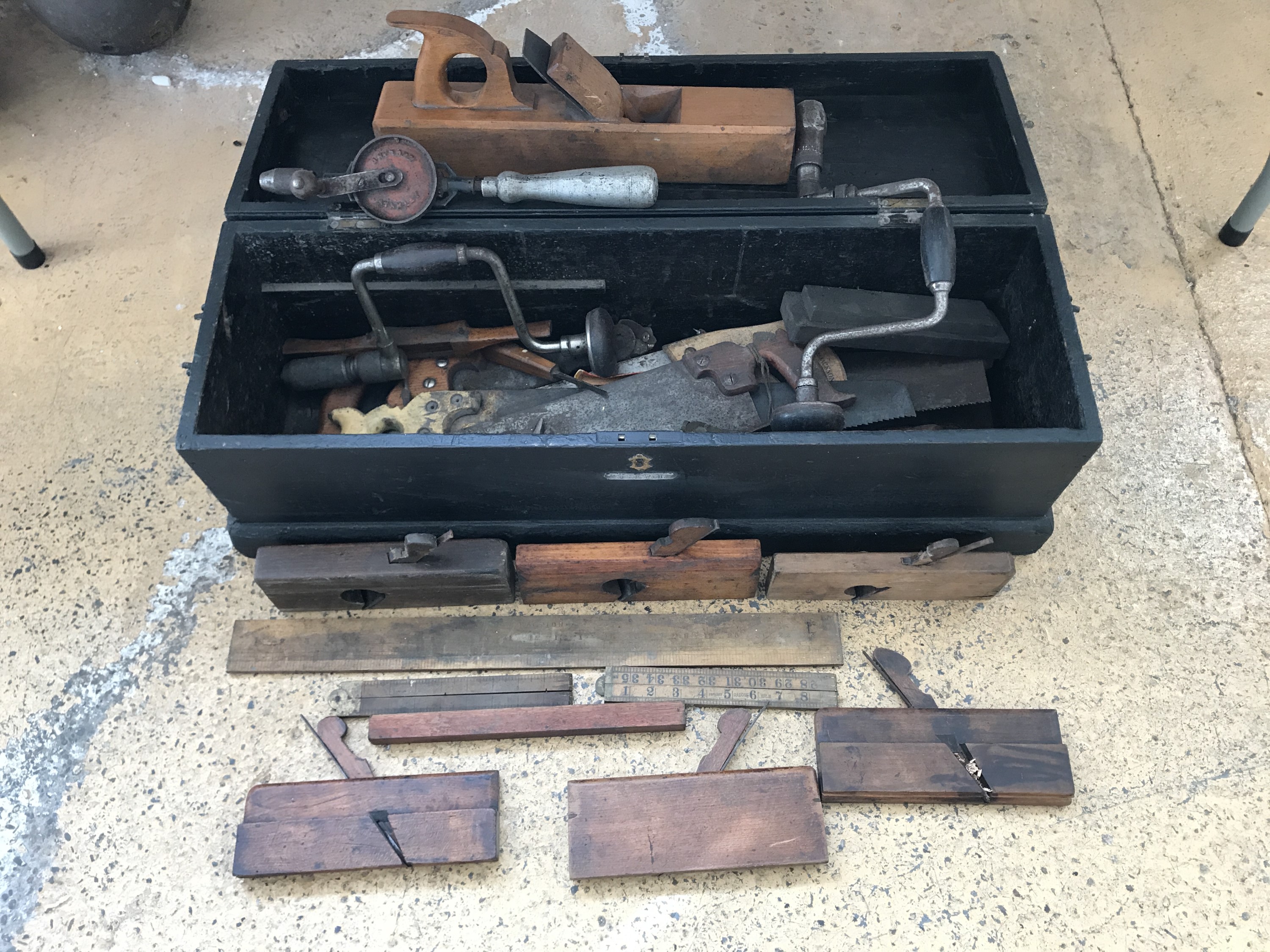 A late 19th / early 20th Century joiner's tool chest and tools