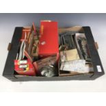 [Model Railway] A quantity of trackside accessories including a tunnel and signals etc.