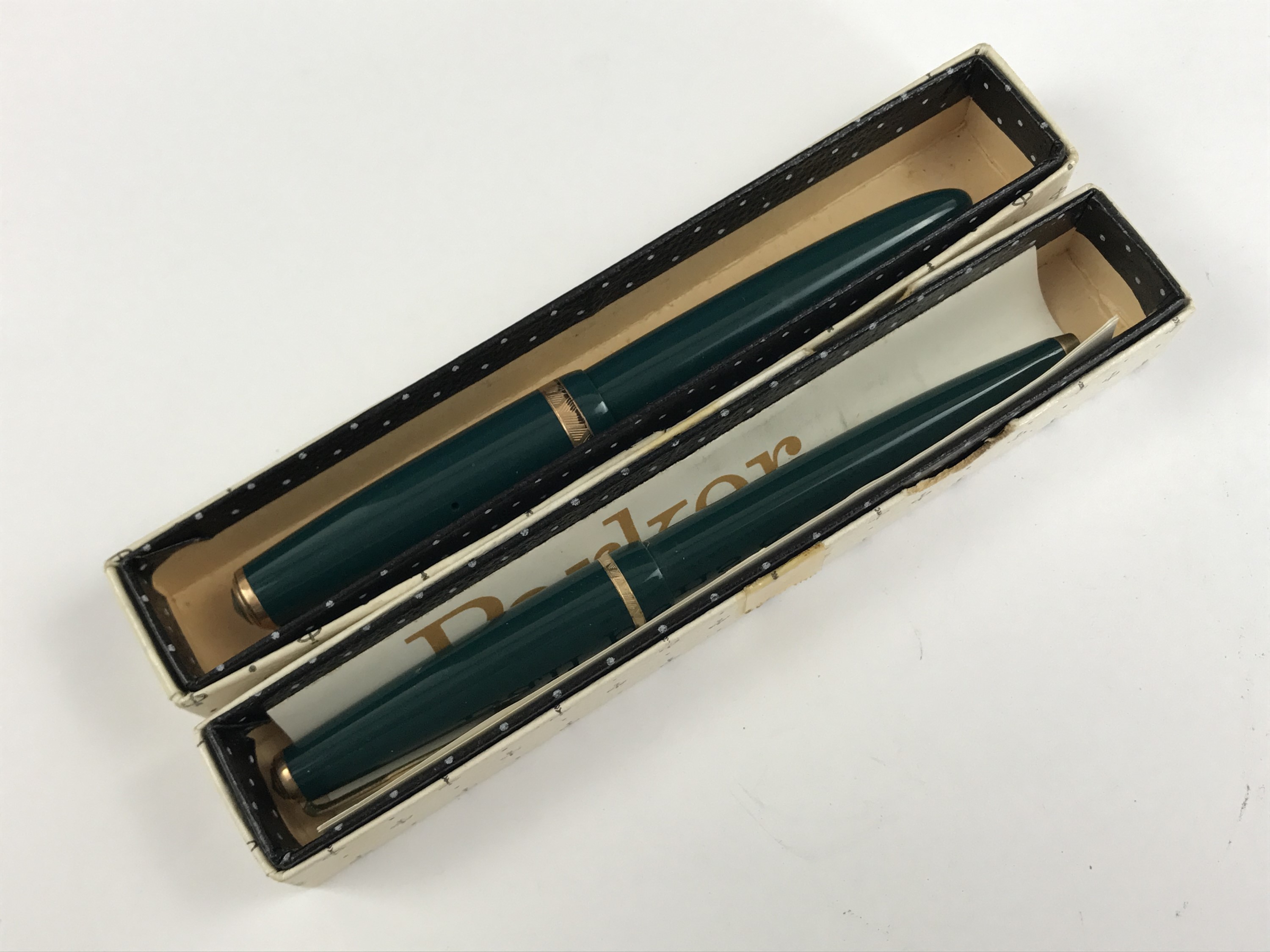 1950s boxed Parker Duofold pens in "Forest Green", comprising capillary action fountain pen and - Image 2 of 2